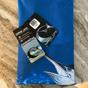 MENS BLUE MARLIN PERFORMANCE SHORT SLEEVE 🎣